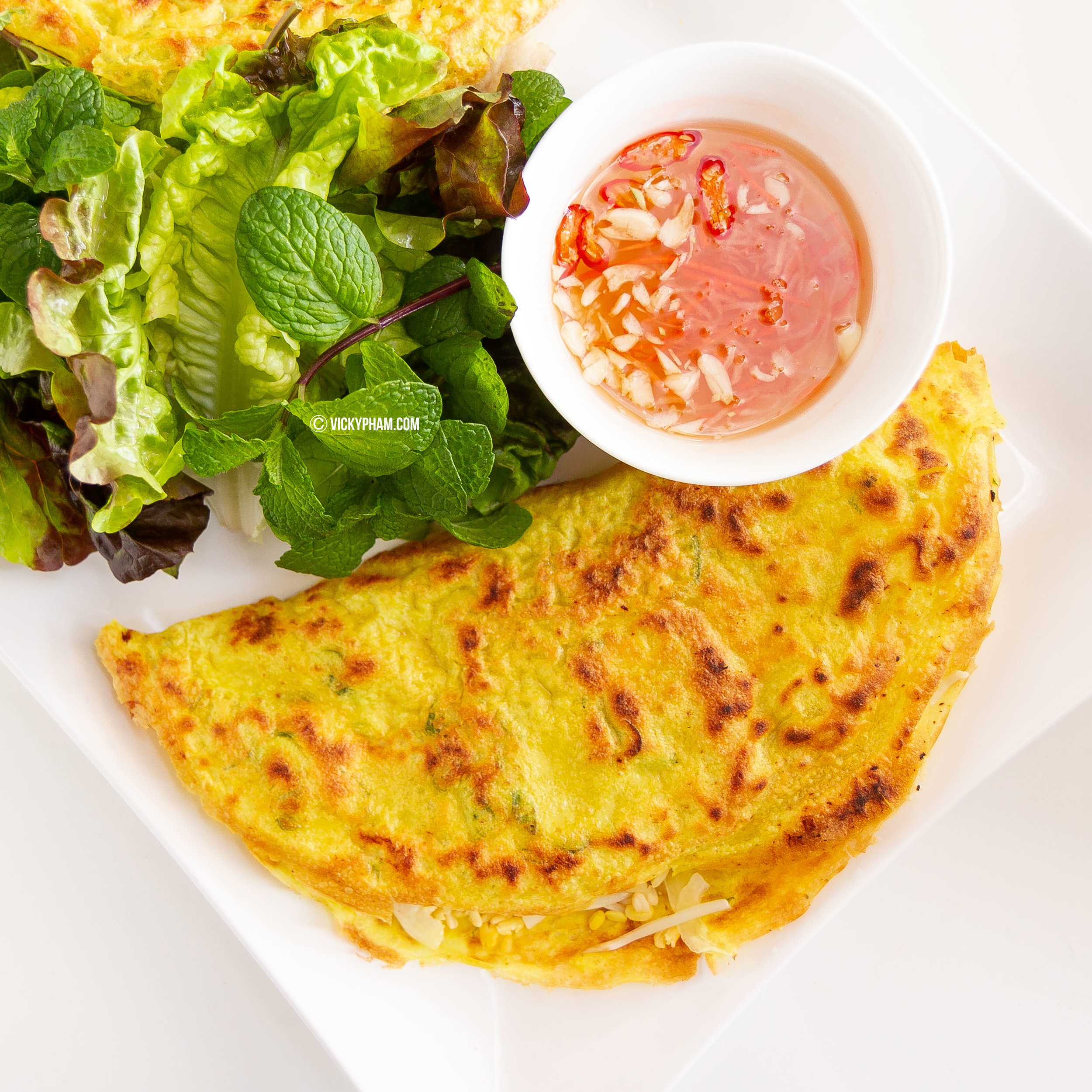 Vietnamese Sizzling Crepe / Pancake (Banh Xeo)