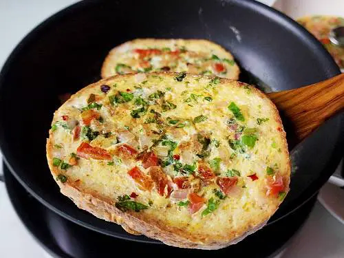 toasted bread with egg
