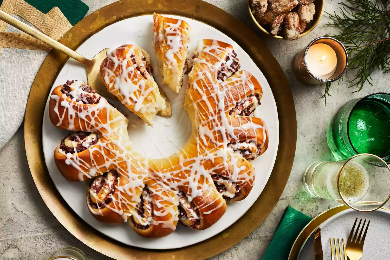 Southern Living - Christmas Sweet Roll Wreath